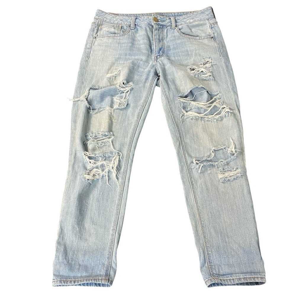 American Eagle Tomgirl Light Wash Distressed Ripped Button Fly Jeans Sz 6 Short
